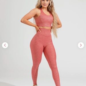 BuffBunny Rosa Sports Bra